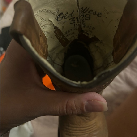 Boots - Picture 3 of 4